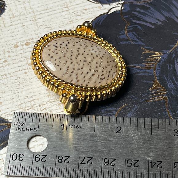 Vintage Gold Tone Petrified Wood Cabochon Stone Scarf Clip - Picture 6 of 7
